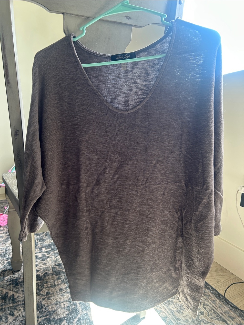 Laila Jayde V-Neck Lightweight Top